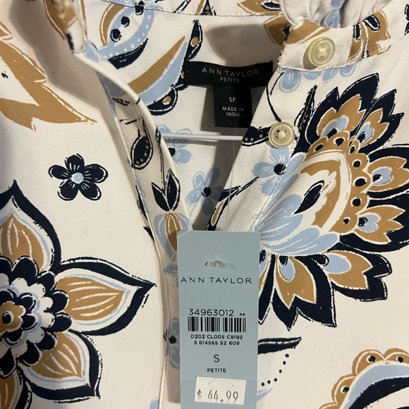 Ann Taylor Blouse - neutral floral pattern - petite - Picture 2 of 2